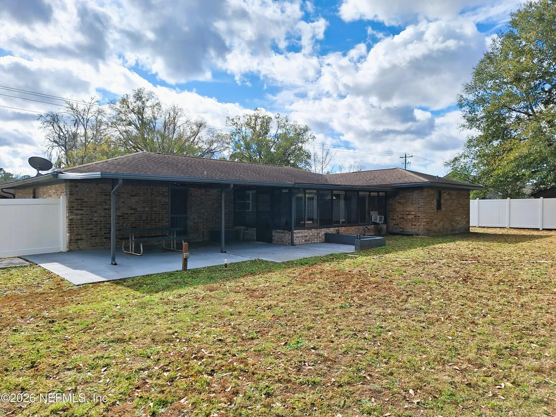 Photo of 1692 BARTLETT Avenue