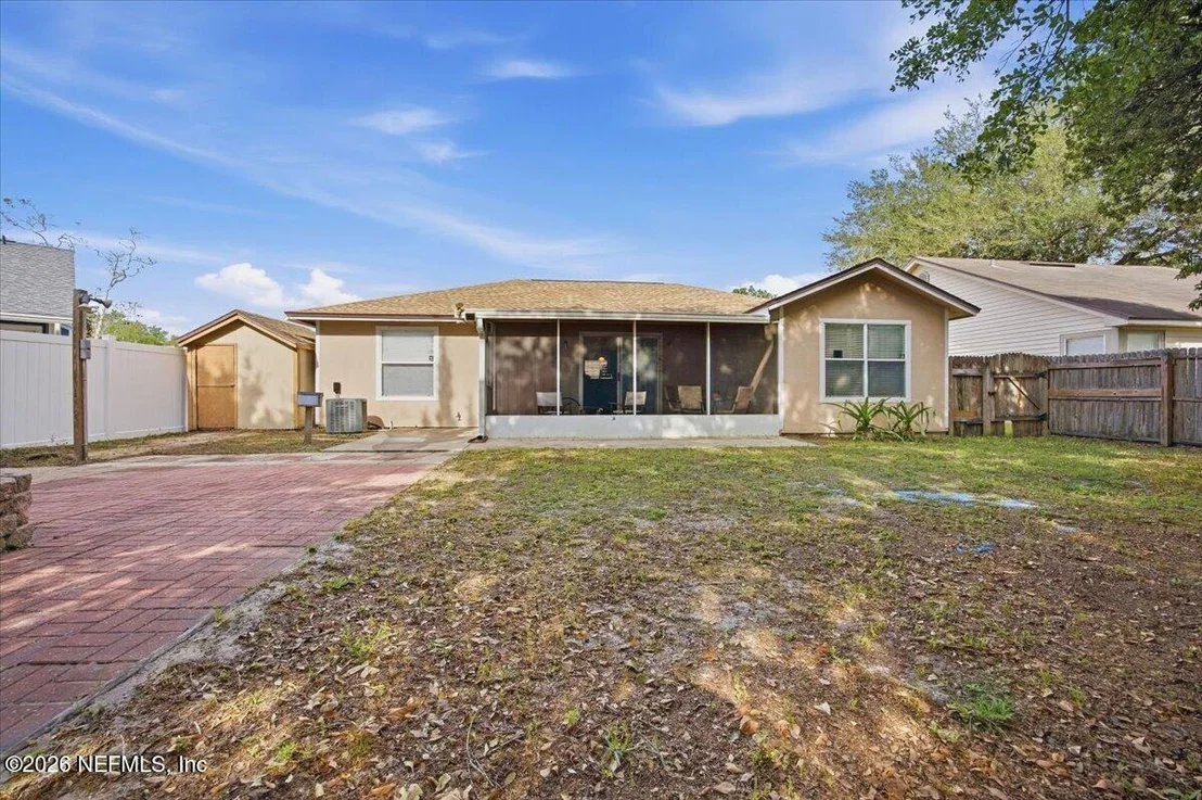 Photo of 8139 FIELDSIDE Drive W