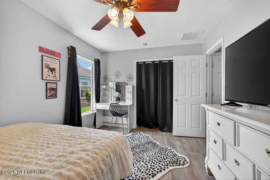 Photo of 504 KNOLLE Court