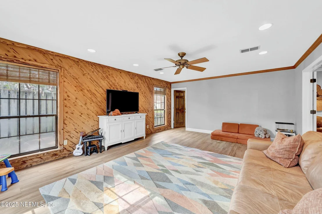 Photo of 4944 MARINERS POINT Drive