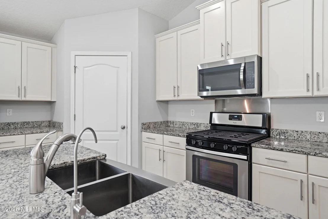 Photo of 384 SHETLAND Drive