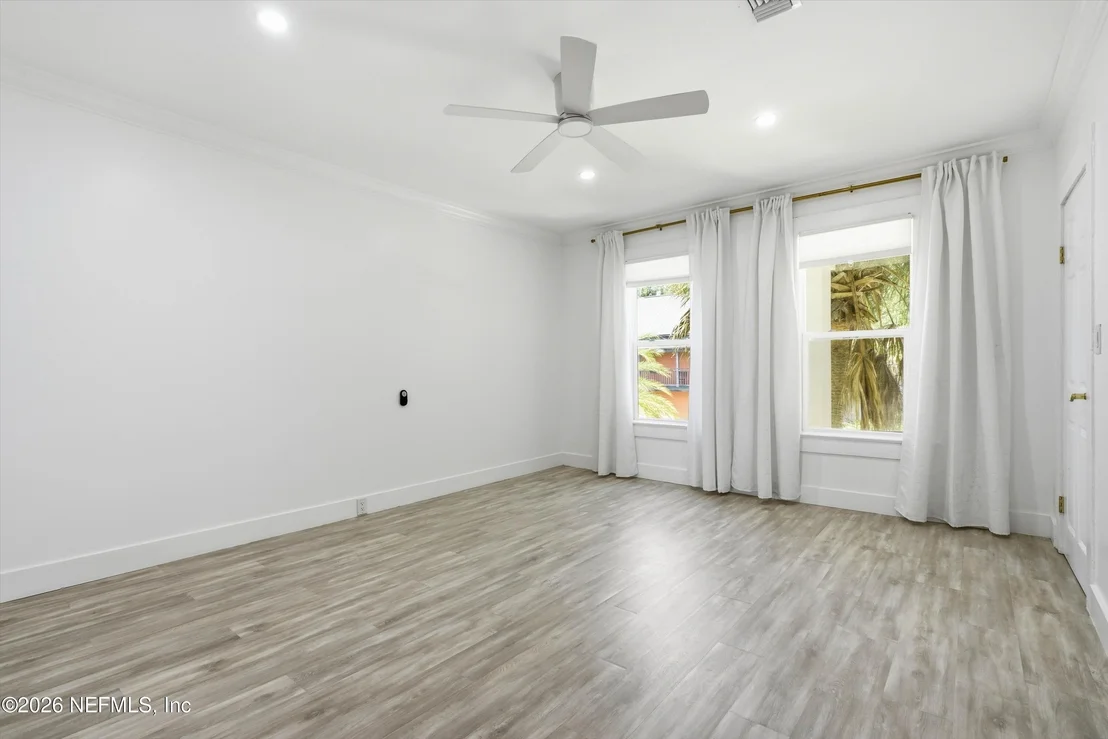 Photo of 348 CHARLOTTE Street