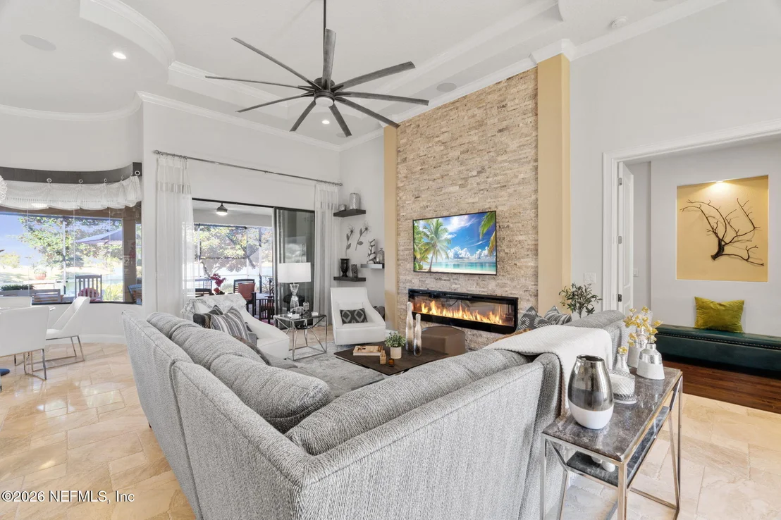 Photo of 213 CONSERVATORY Drive