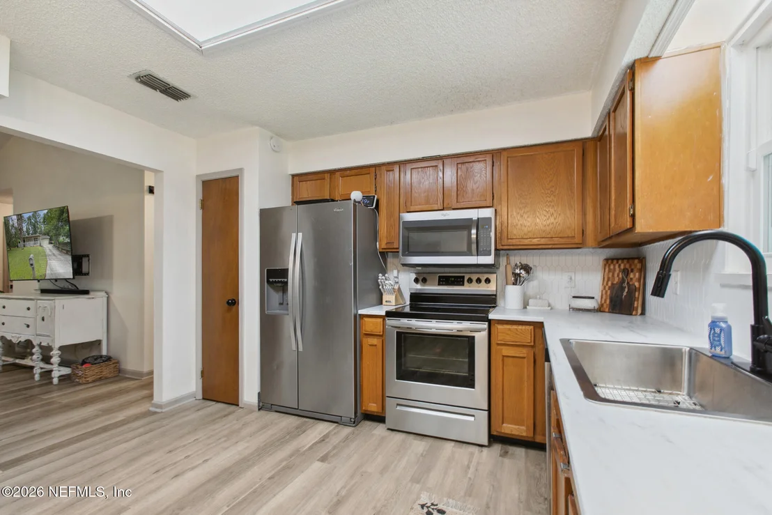 Photo of 2051 CORNELL Road