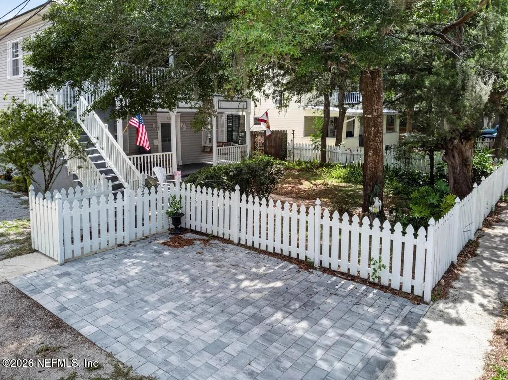 Photo of 13 ROHDE Avenue