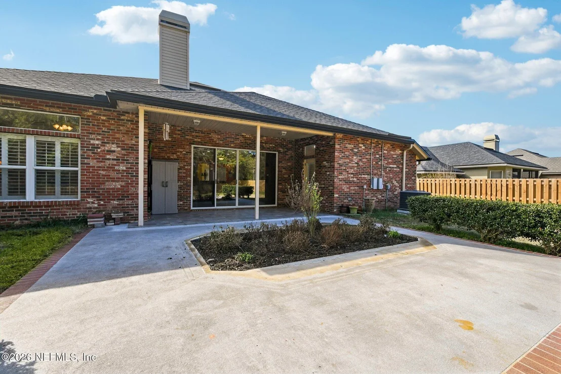 Photo of 145 LAKE RUN Boulevard
