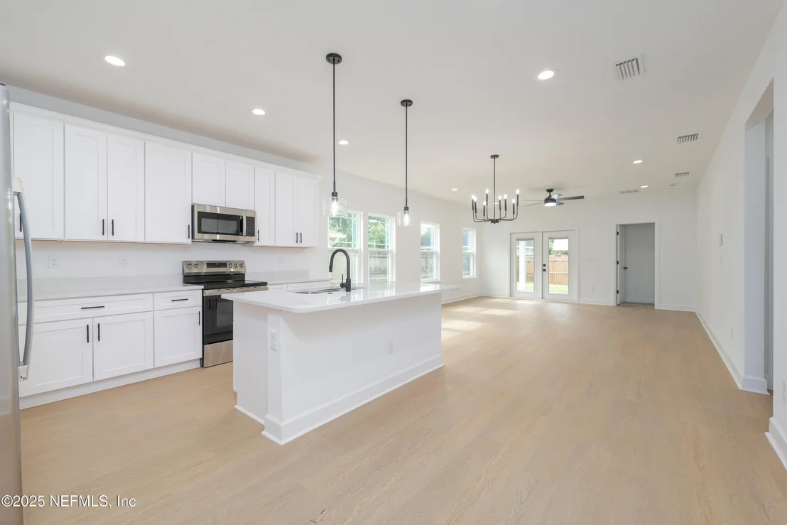 Photo of 1008 CLAY Street