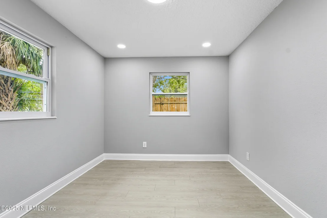 Photo of 337 SONORA Drive