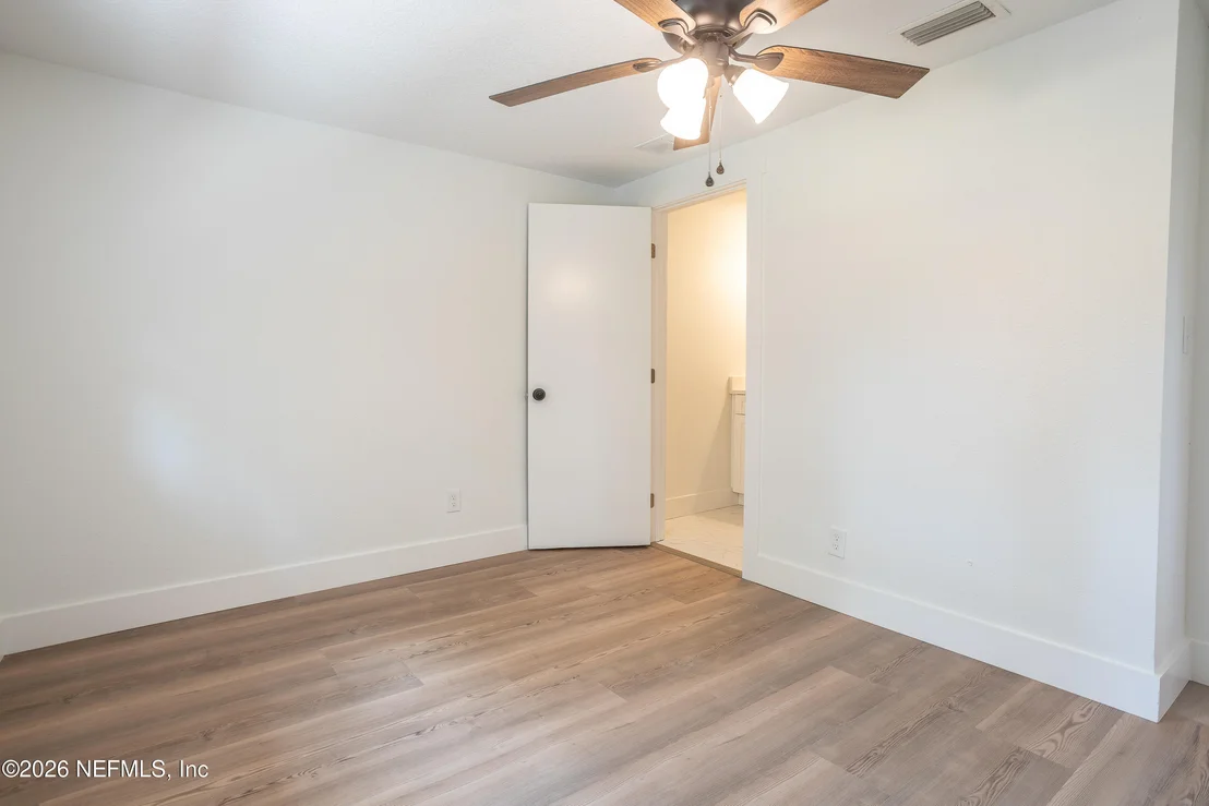 Photo of 1024 RIVER Road