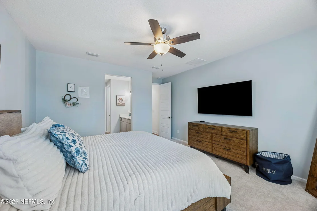 Photo of 141 LINSBURY Court