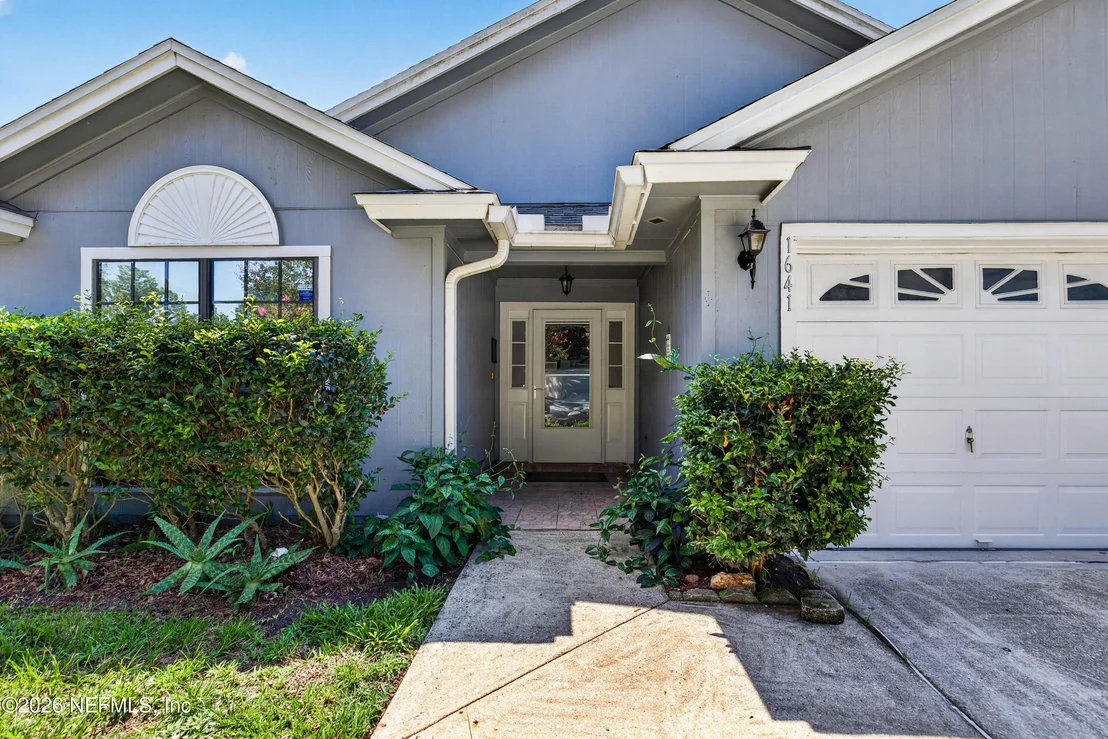 Photo of 1641 SPRING OAKS Lane