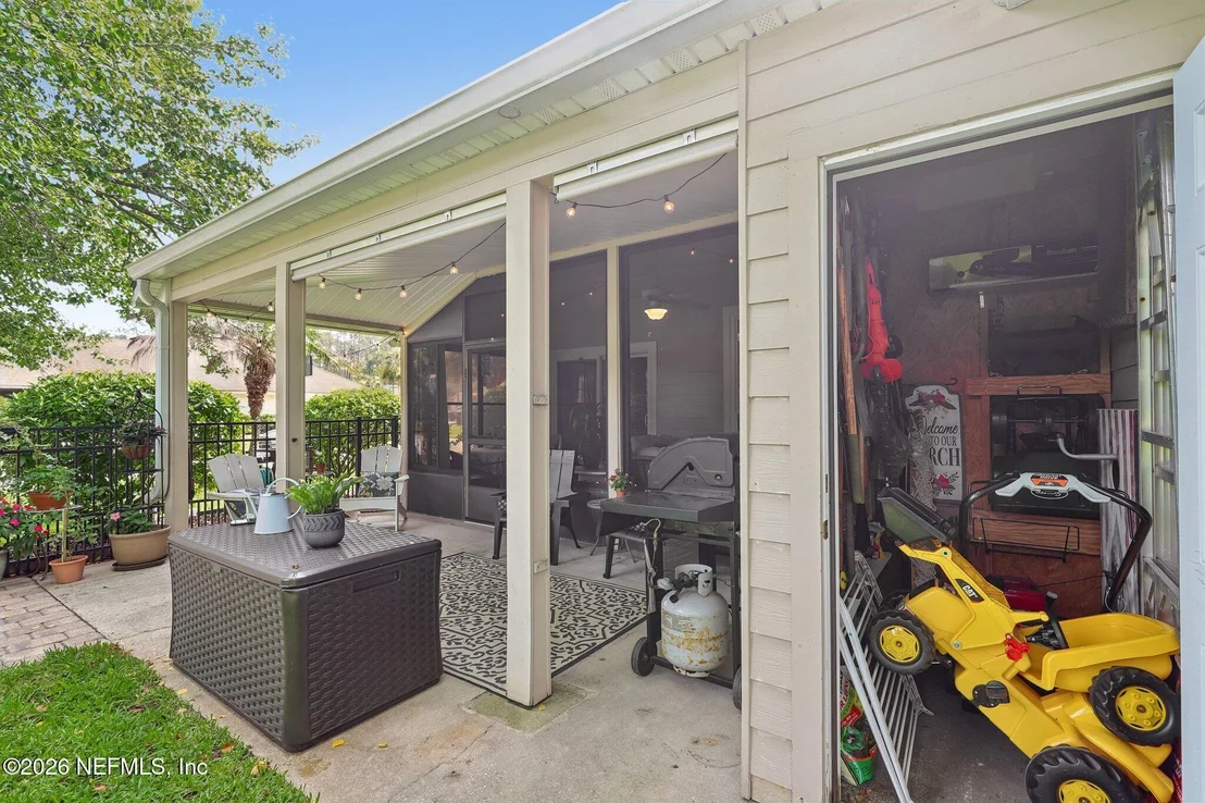 Photo of 1876 LAKE FOREST Lane