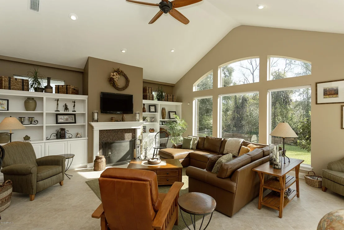 Photo of 465 SUMMERSET Drive