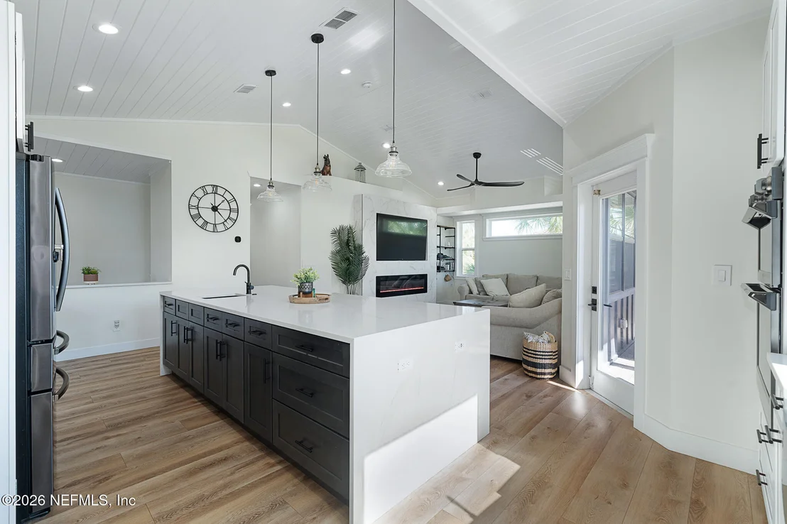 Photo of 106 E Street