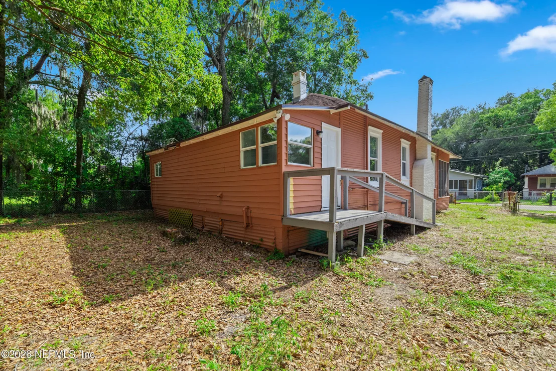 Photo of 4003 WALNUT Street