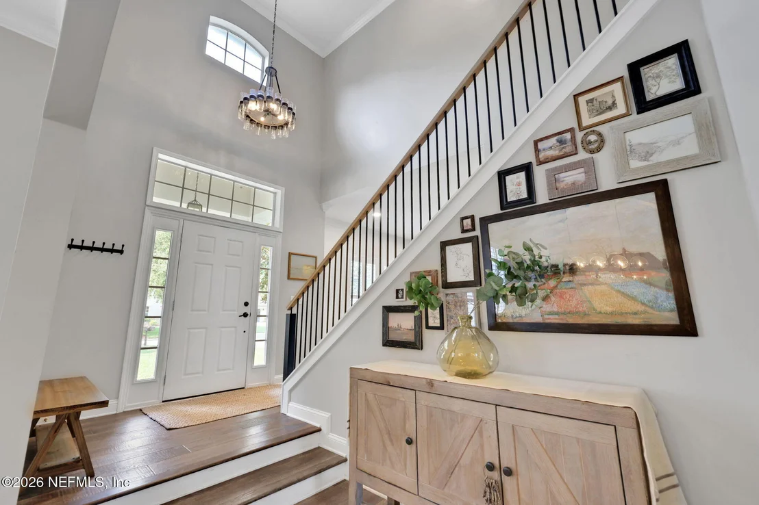 Photo of 1005 MEADOW VIEW Lane
