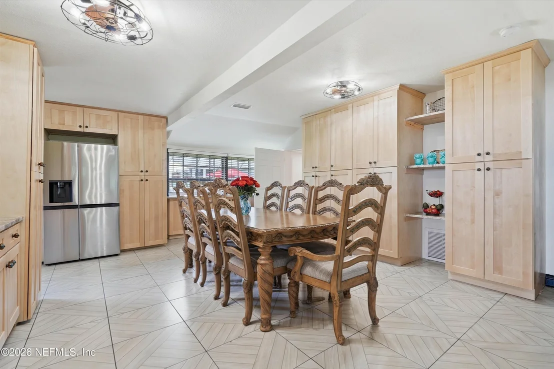 Photo of 1434 RIVER Road