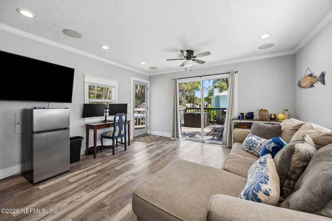 Photo of 8224 HALL Lane