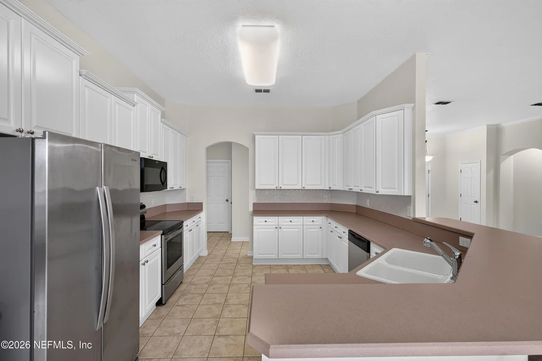 Photo of 587 OAKMONT Drive