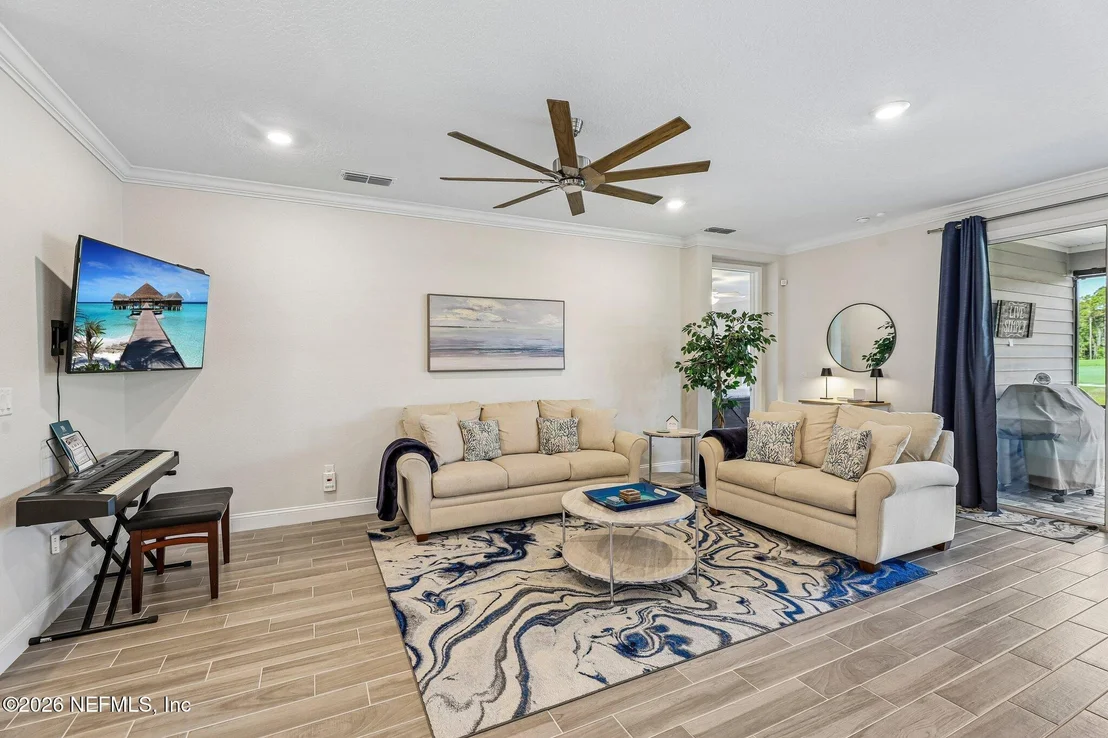 Photo of 717 STILLWATER Boulevard