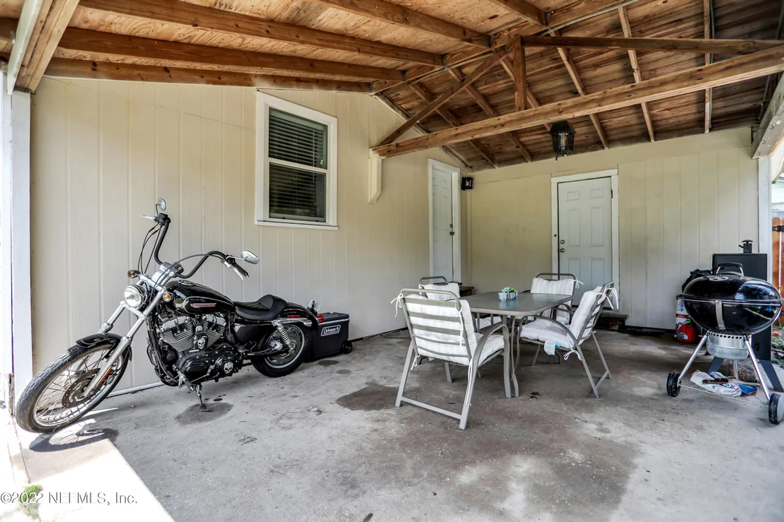 Photo of 2448 DAVIS Road