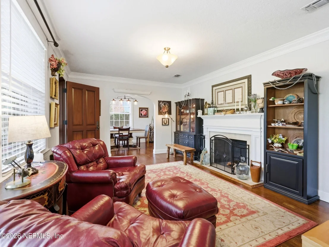 Photo of 2223 BAYVIEW Road