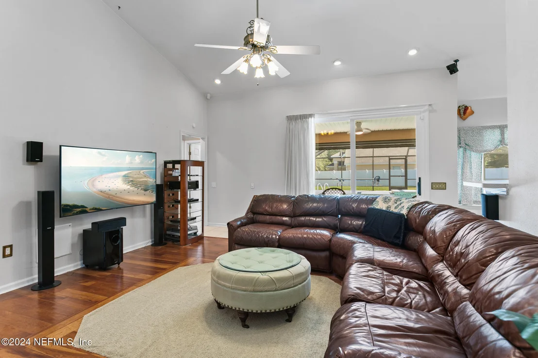 Photo of 800 LAPOMA Way