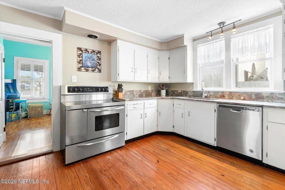 Photo of 340 CHARLOTTE Street
