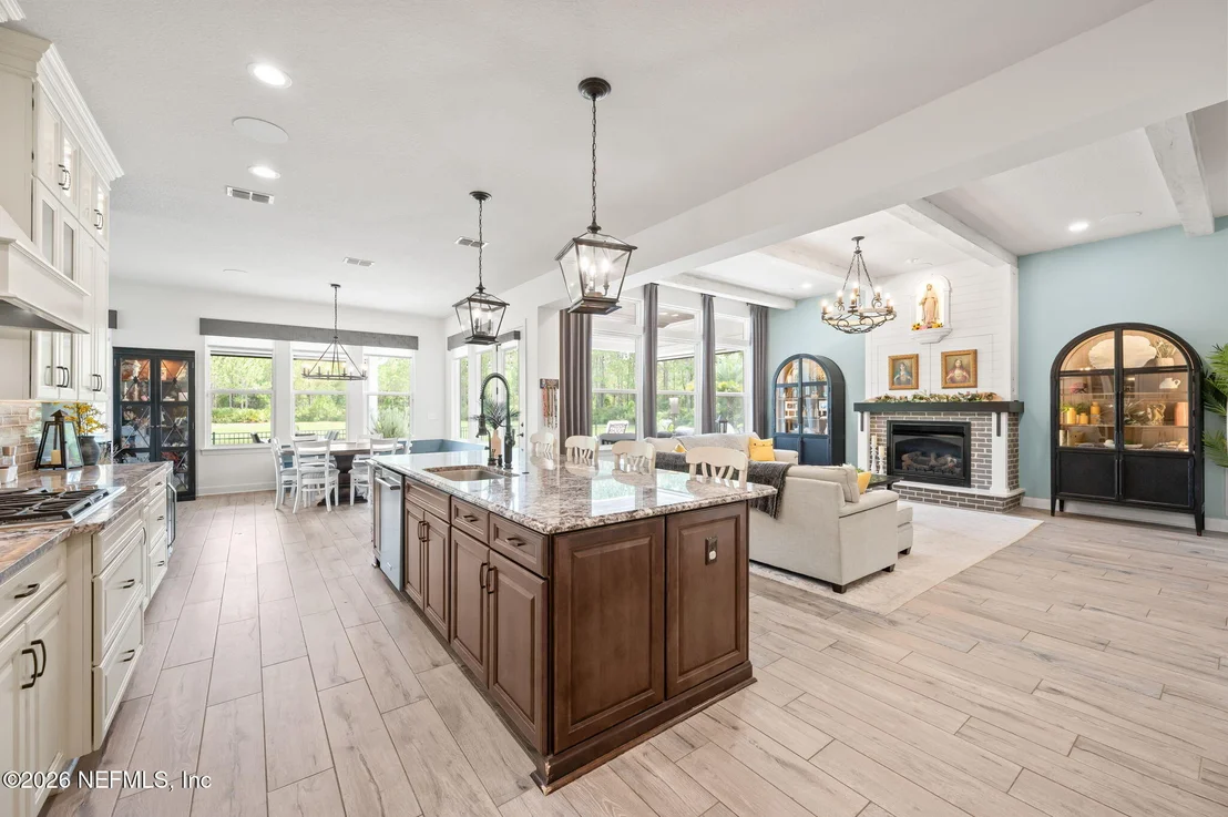 Photo of 681 GLENNEYRE Circle