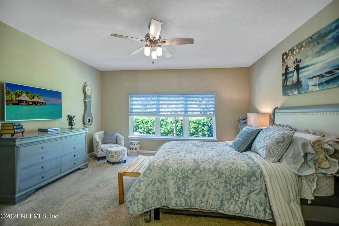 Photo of 19 GREENVIEW Lane