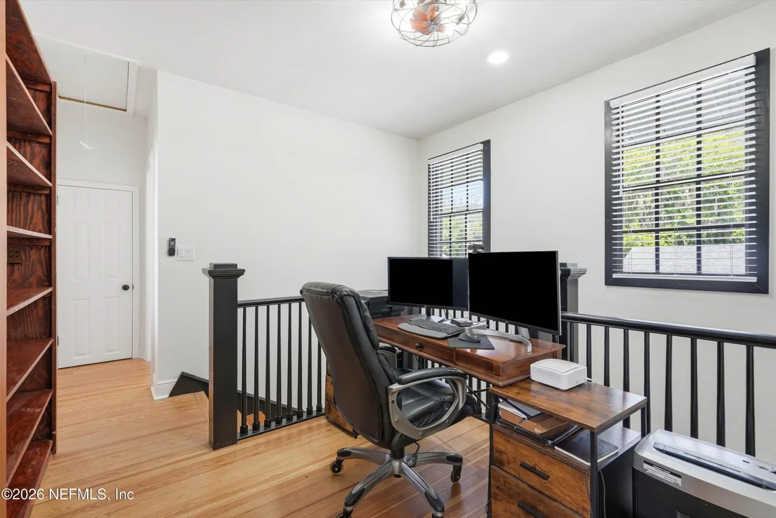 Photo of 1434 RIVER Road