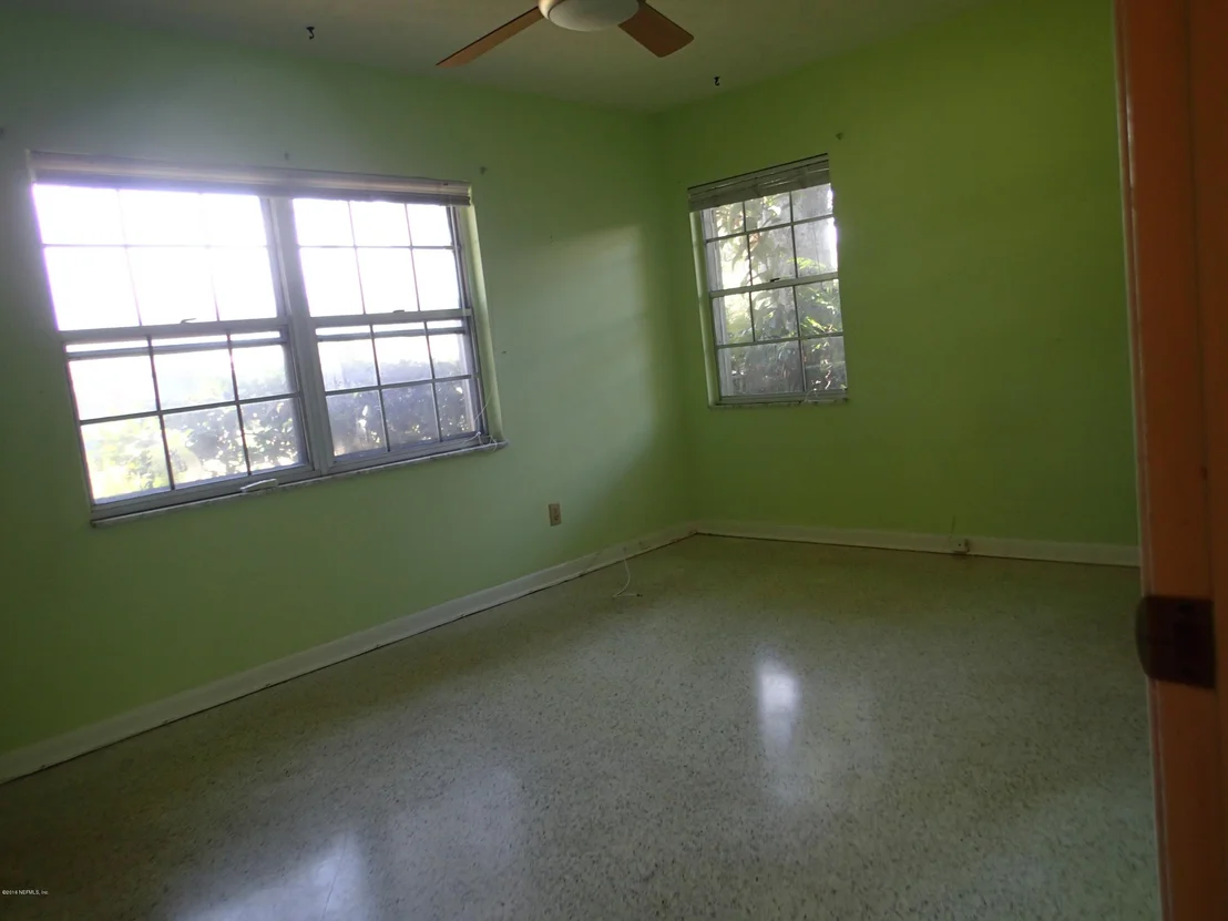 Photo of 1601 BENTIN Drive N