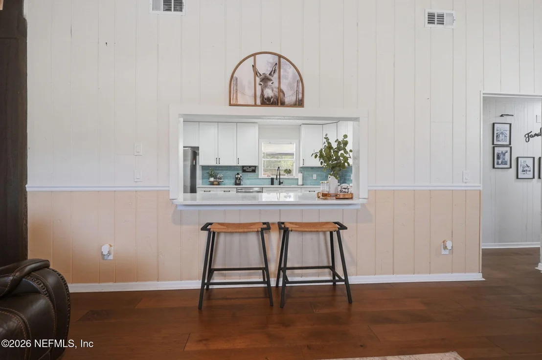 Photo of 5684 MAVERICK Road