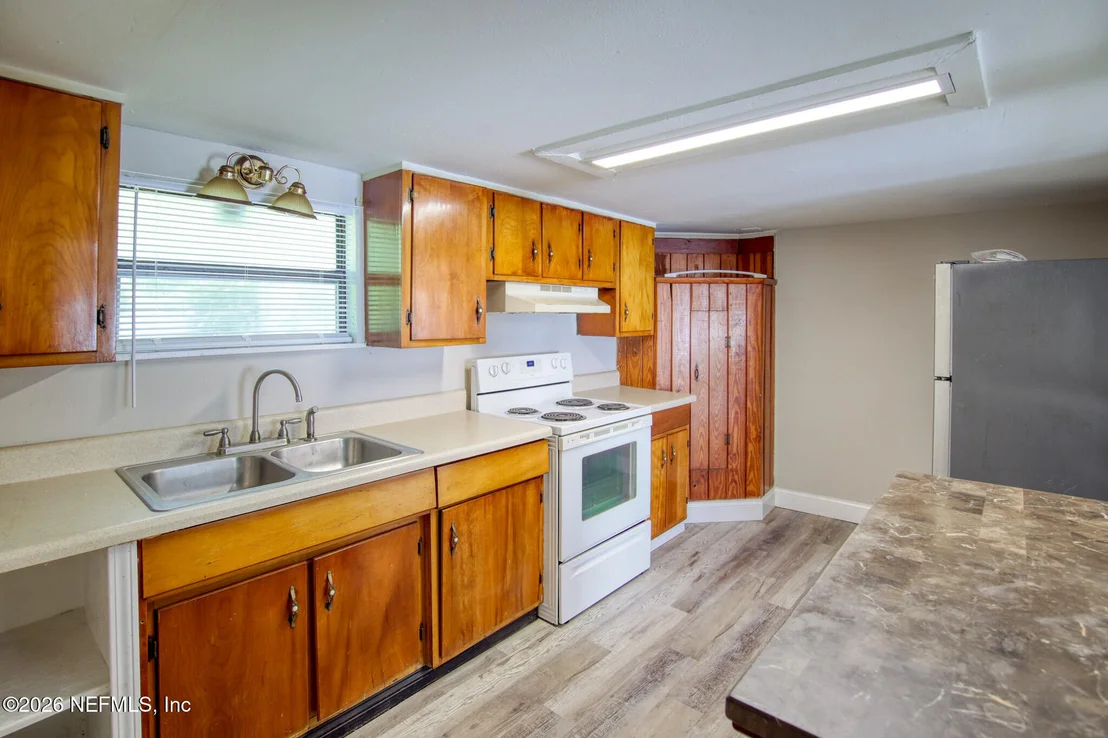 Photo of 9924 SUNSET Drive