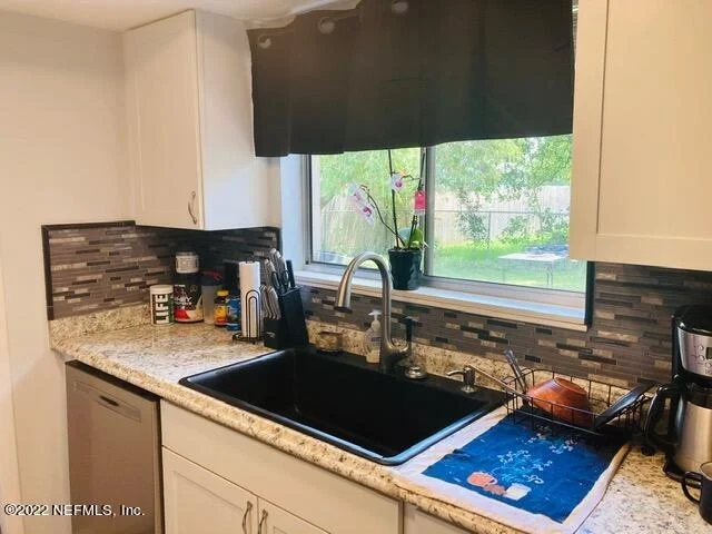 Photo of 981 CHAPMAN Drive