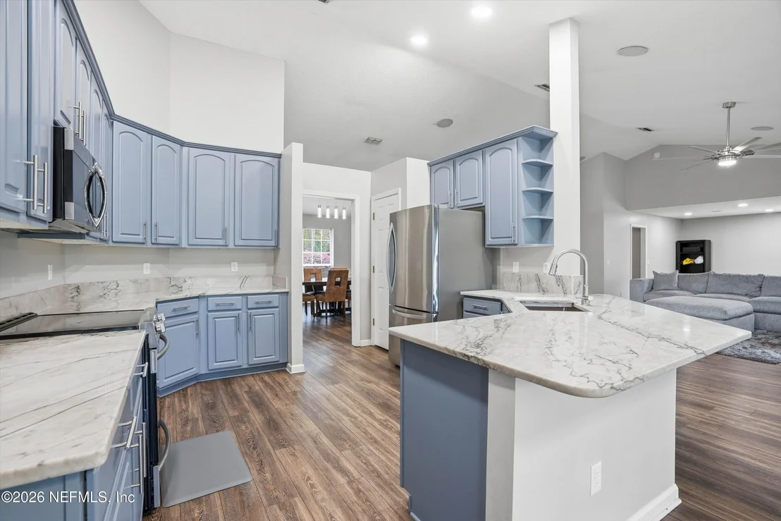 Photo of 14520 BRADDOCK Road