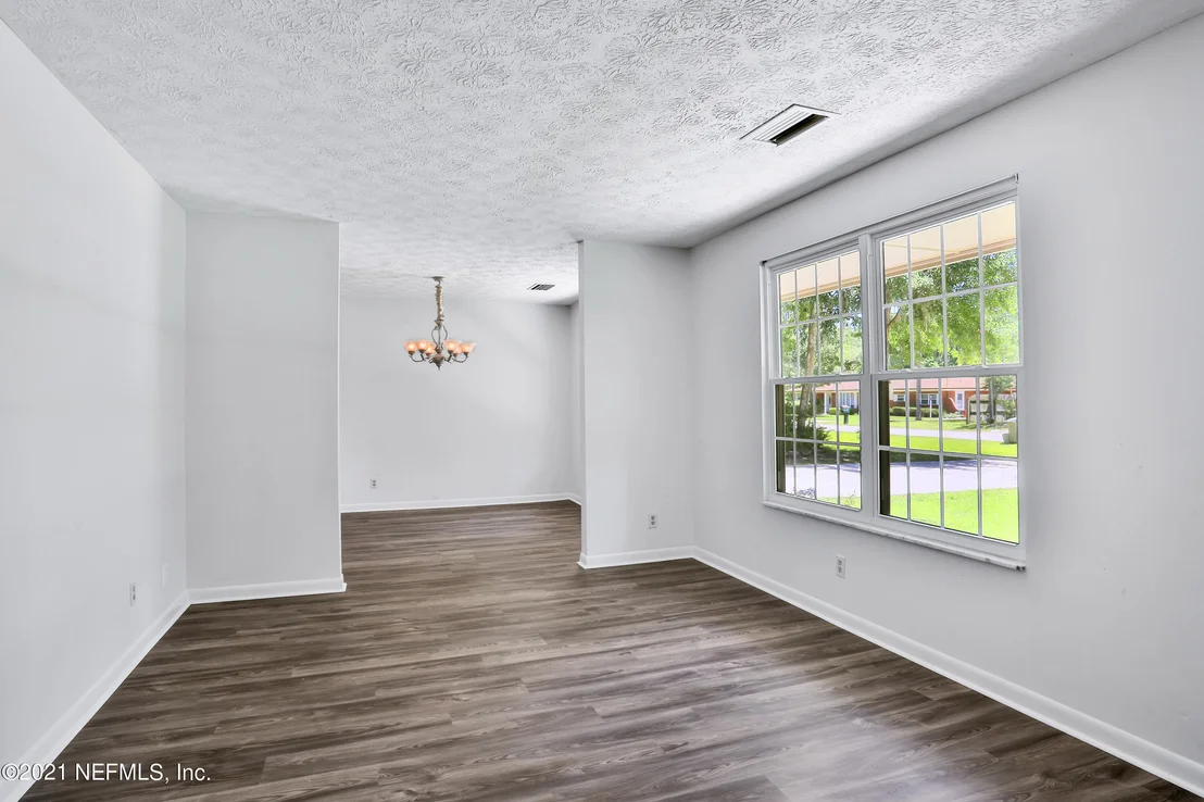 Photo of 141 HOLLYWOOD FOREST Drive