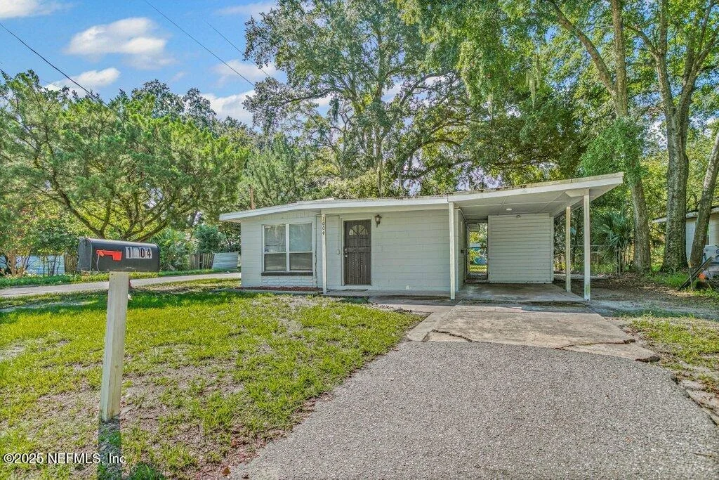 Photo of 1004 MAYNARD Street