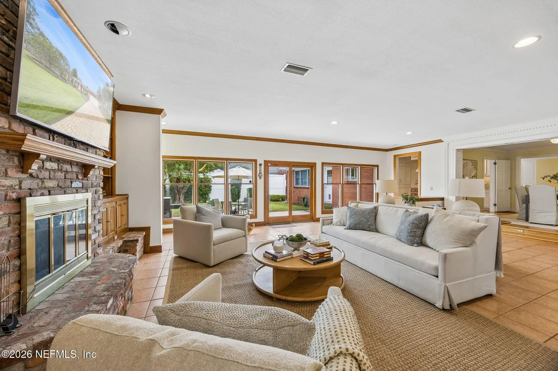 Photo of 4737 EXETER Lane