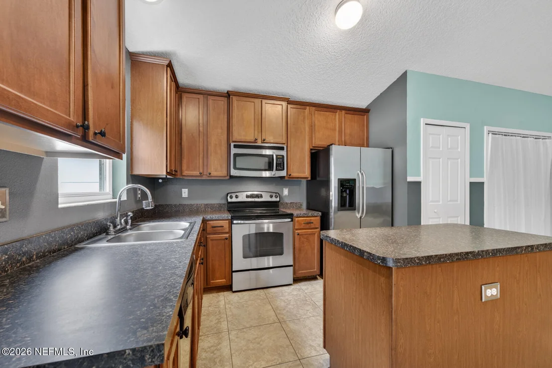 Photo of 161 N TWIN MAPLE Road