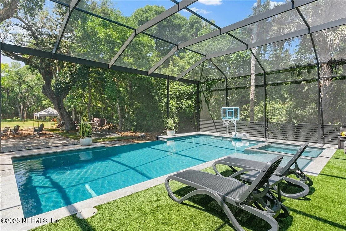 Photo of 2446 SEMINOLE Road