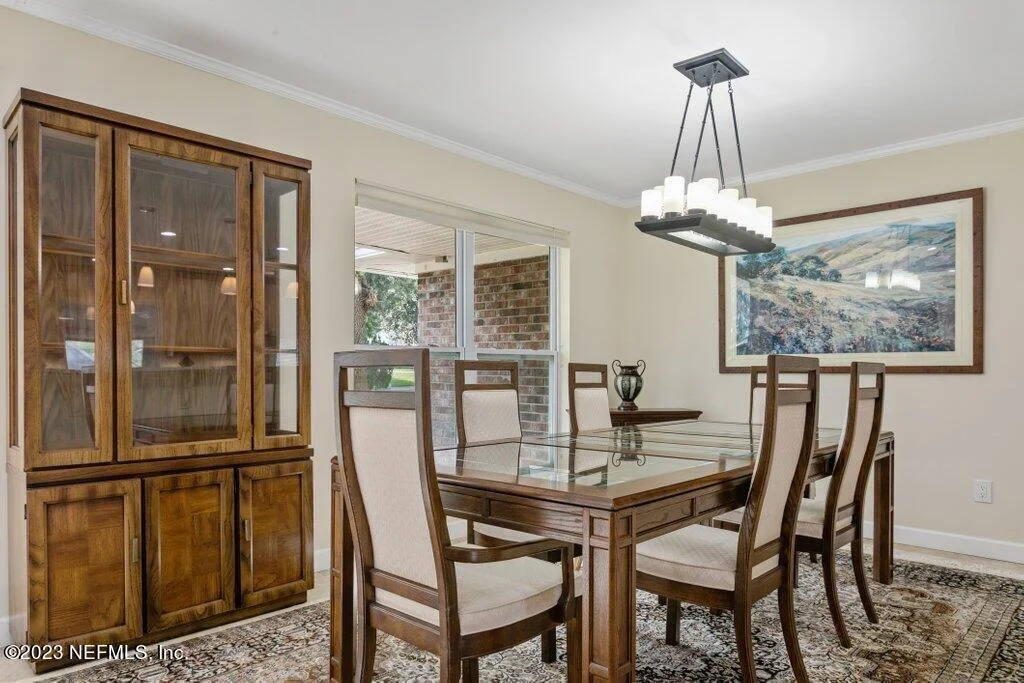 Photo of 241 OAK Drive S