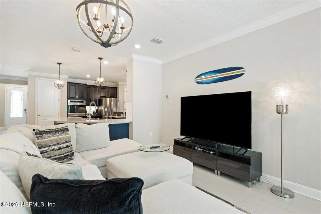 Photo of 472 GLORIETA Drive