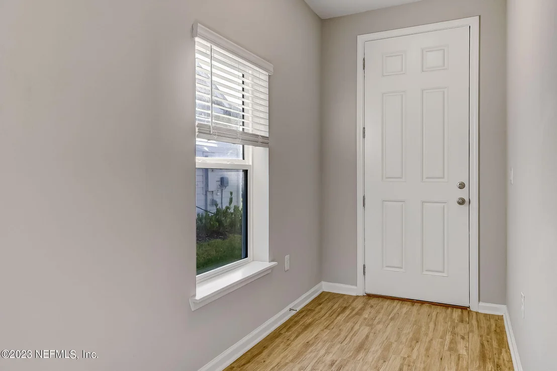 Photo of 152 WINDERMERE Way