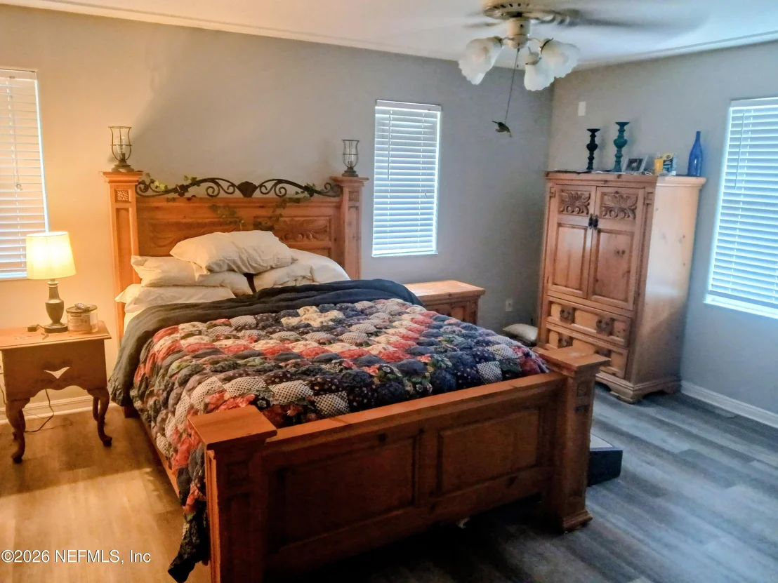 Photo of 115 CRESTWOOD Drive