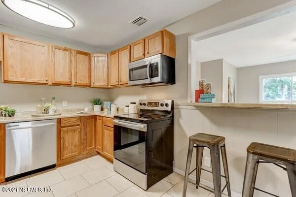 Photo of 144 LIGHTHOUSE Road W