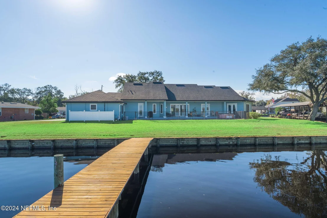 Photo of 487 CREIGHTON Road