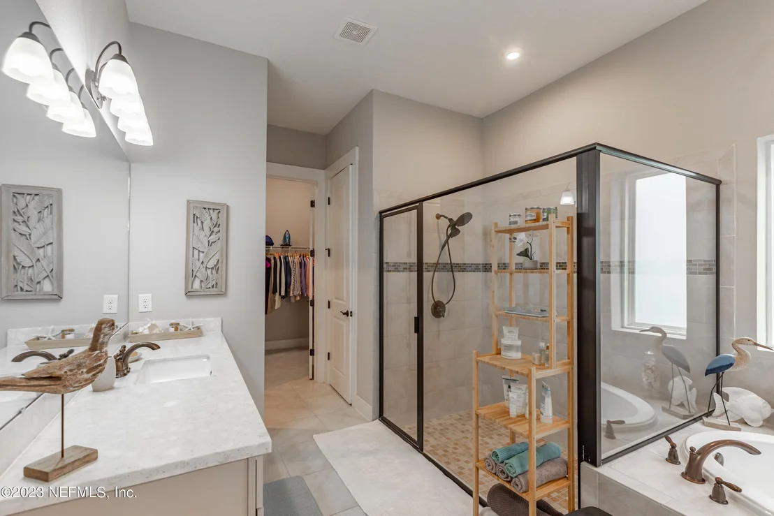 Photo of 309 GLENNEYRE Circle