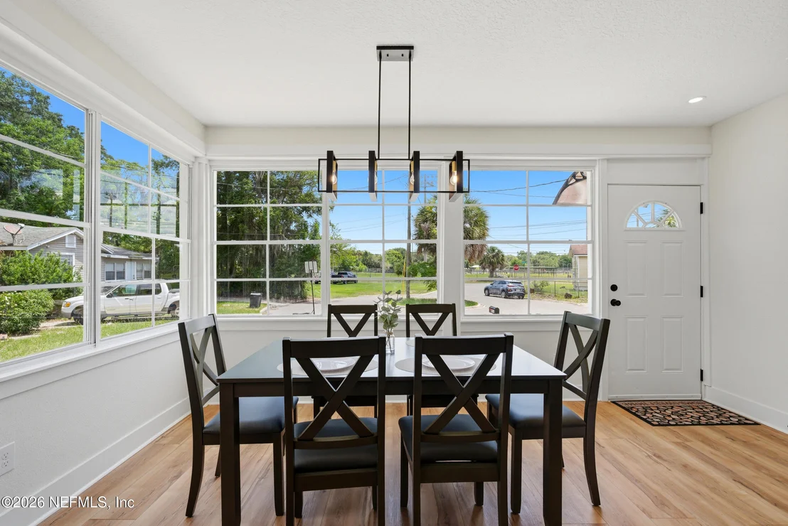 Photo of 6918 PARK Circle
