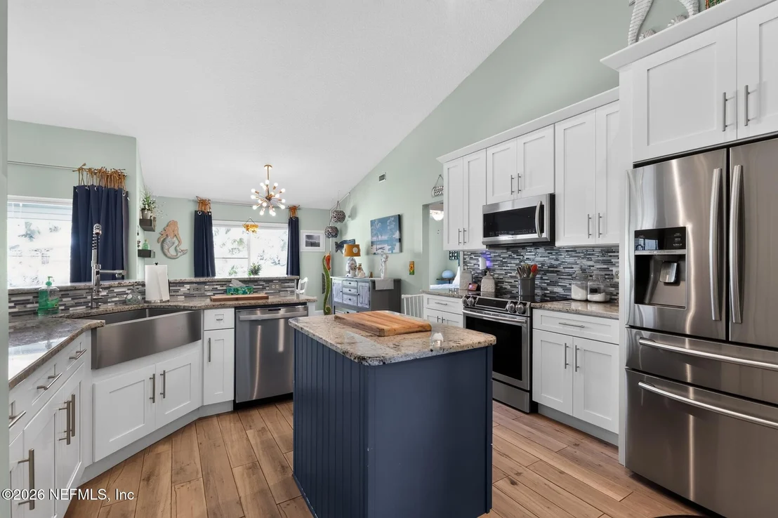 Photo of 1115 PALM Circle